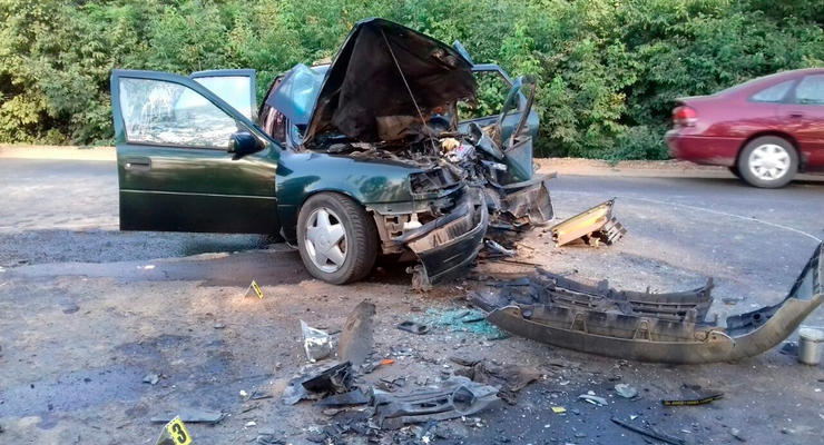 В Черновицкой области произошло ДТП с жертвами и пострадавшими