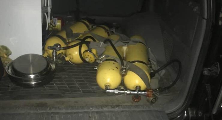 Пограничники обнаружили радиоактивные акваланги