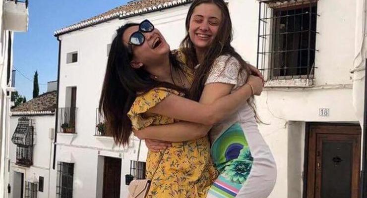 "Спалила папку": дочь Порошенко похвасталась отдыхом в Испании - журналист