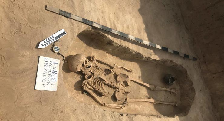 В Запорожье раскопали женское захоронение времен сарматов