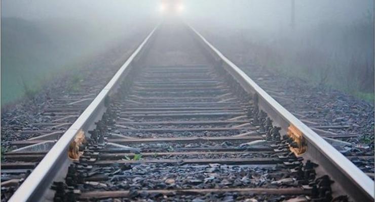 В Житомирской области поезд задавил мужчину, спавшего на рельсах