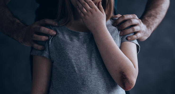 В Одесской области педофил растлевал 14-летнюю падчерицу