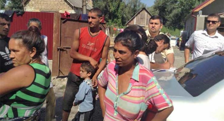 В Мукачево 70 цыган не дали полицейским оформить ДТП