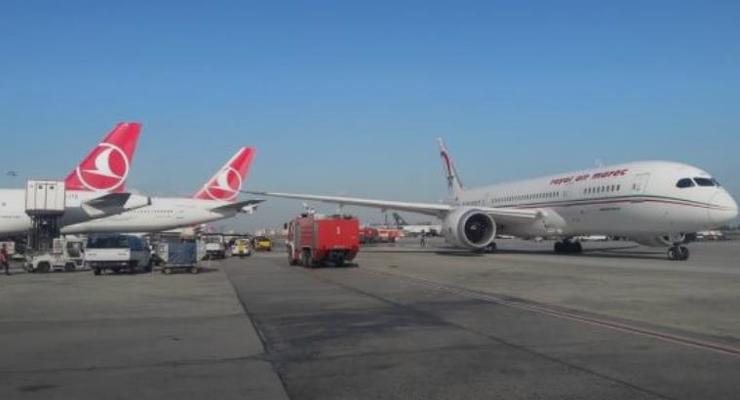 В турецком аэропорту столкнулись самолеты