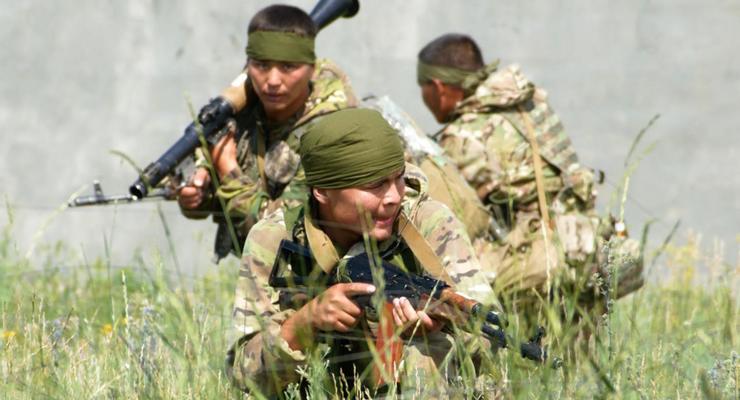 В Казахстане десять военных пострадали при взрыве на полигоне
