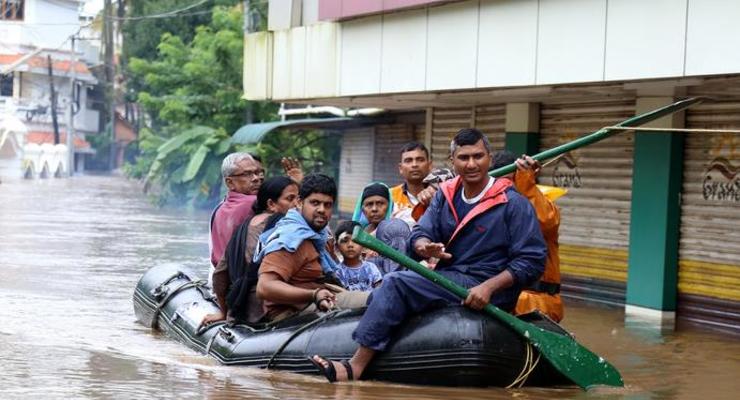 Число жертв наводнения в Индии превысило 160 человек