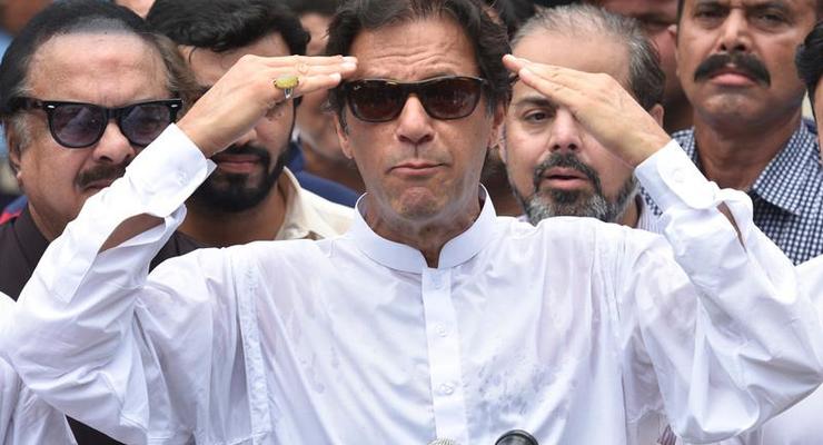 Премьер-министром Пакистана утвердили бывшую звезду крикета