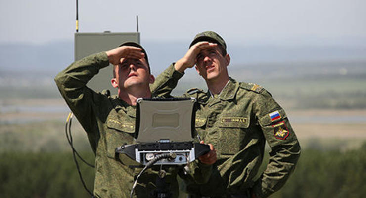 В Крыму российские военные согнали технику на учения