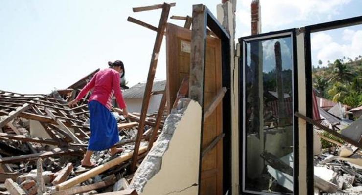 Землетрясения в Индонезии: число жертв стремительно растет
