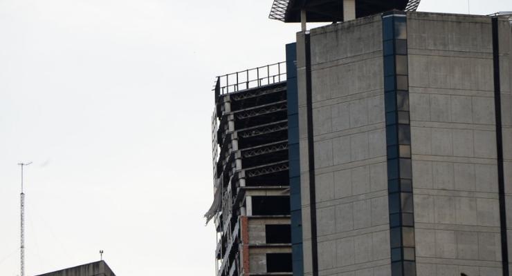 После землетрясения в Каракасе накренился небоскреб