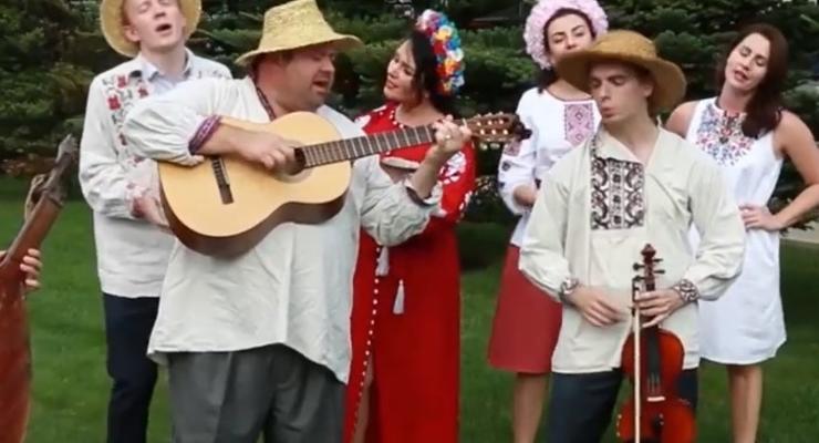 Дипломаты США спели украинские народные песни