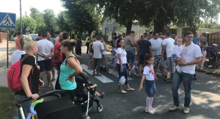 Жители Ужгорода перекрыли улицу
