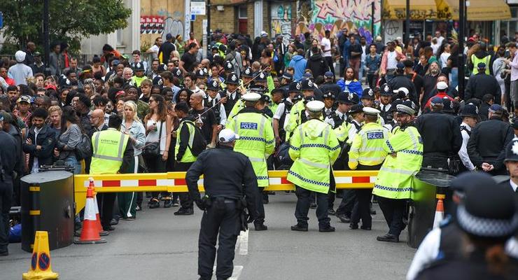 В Лондоне на карнавале задержали более 370 человек
