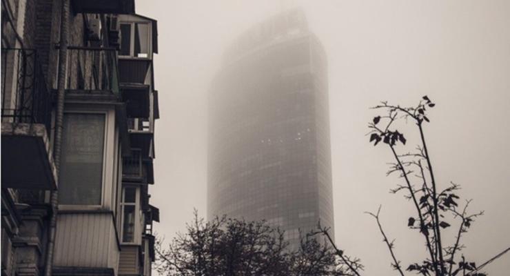 Киев утонул в густом тумане
