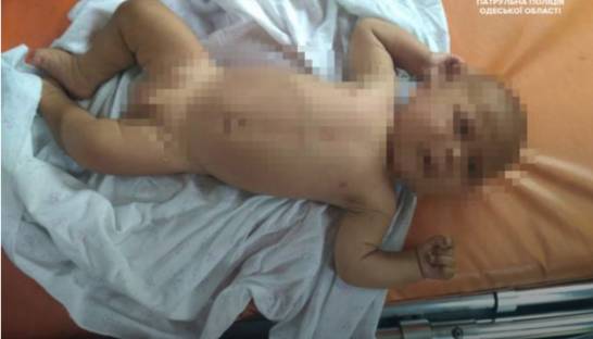 Протащила младенца по песку и бросила на пляже: в Одессе ищут горе-мать