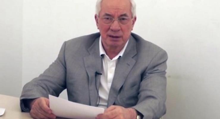Азаров устроился "экспертом по мове" на РосТВ