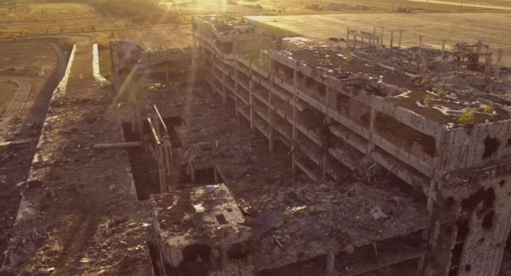 "5 лет разрухи": сепаратисты с дрона показали руины донецкого аэропорта