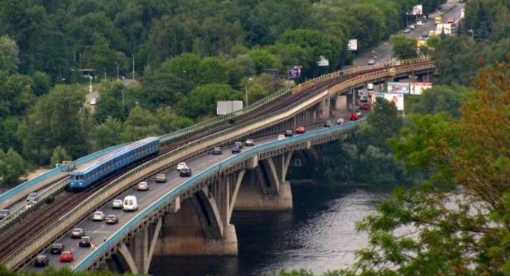 В Киеве начнется капитальный ремонт моста Метро