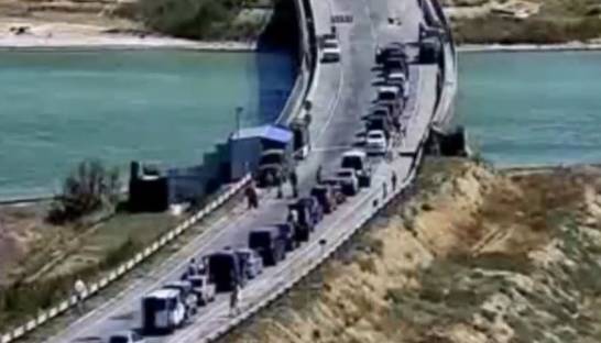 На админгранице с Крымом искусственные очереди