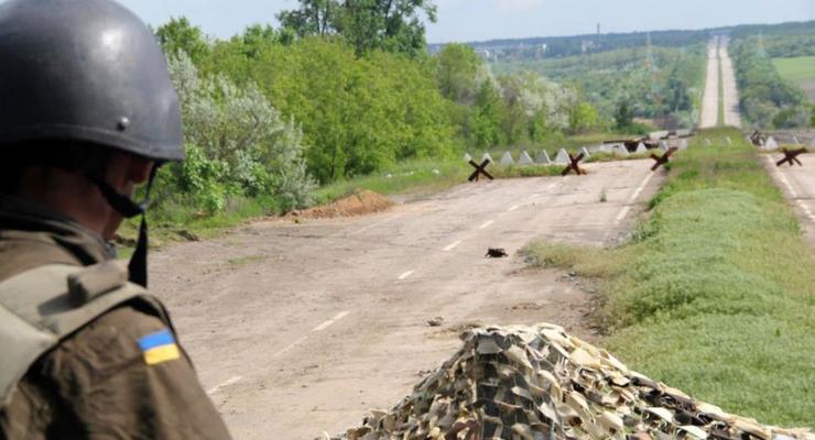 Сутки на Донбассе: 20 обстрелов, двое раненых