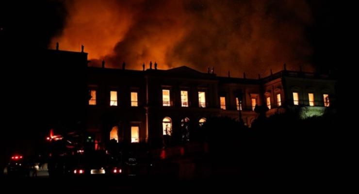 Petrobras и Vale помогут восстановить сгоревший музей в Рио