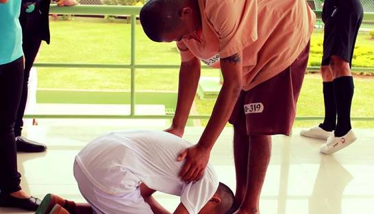 Сын нашел отца во время экскурсии в тюрьму