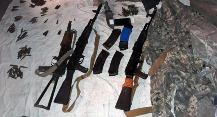В Мариуполе нашли тайник с крымским оружием