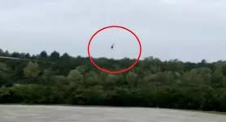 Появилось видео падения вертолета в Киеве на Трухановом острове