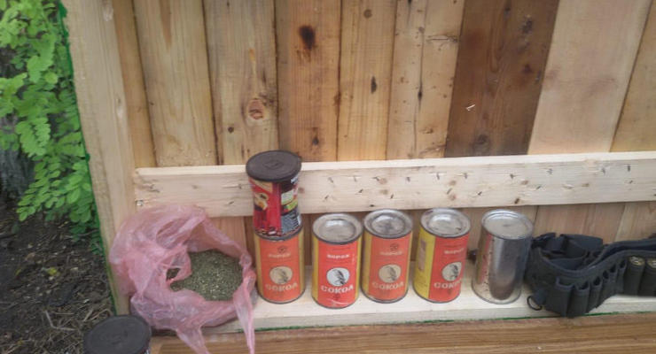 Хобби пчеловода: В ульях под Одессой нашли боеприпасы и наркотики