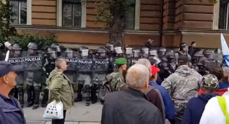 В Сараево произошли столкновения ветеранов войны с полицией