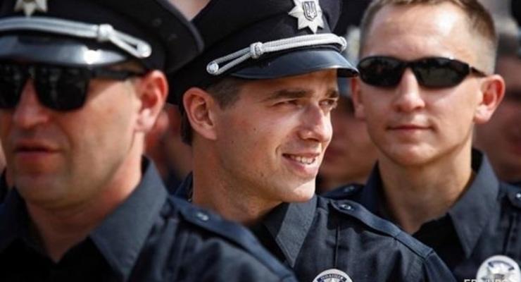 Приветствие "Слава Украине!" хотят закрепить и для полицейских