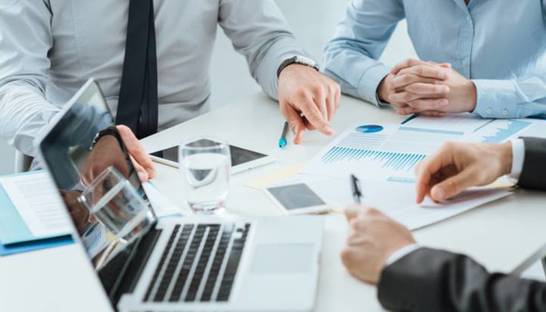 Оформляйте сотрудников: Гройсман анонсировал "облавы" на предпринимателей