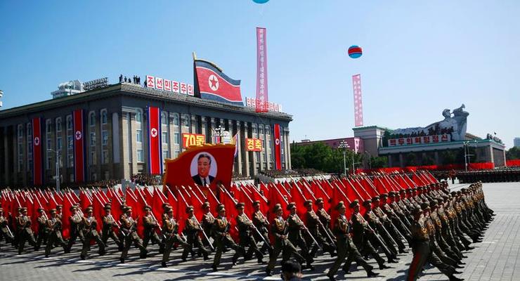 В Пхеньяне прошел военный парад