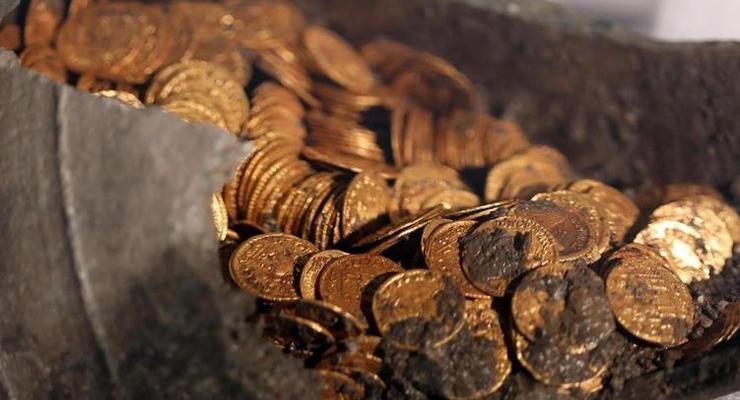 В Италии нашли сотни золотых монет