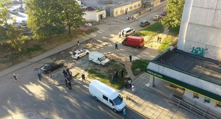 Во Львове в микроавтобусе нашли труп мужчины с разбитой головой