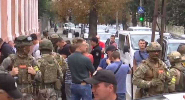 Спецоперация КОРД в Черновцах: четырех мужчин задержали под СИЗО