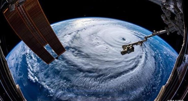 Появились видео обрушившегося на США урагана Флоренс