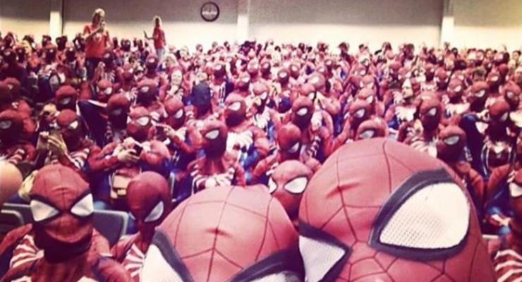 В Швеции полтысячи людей надели костюмы Человека-паука