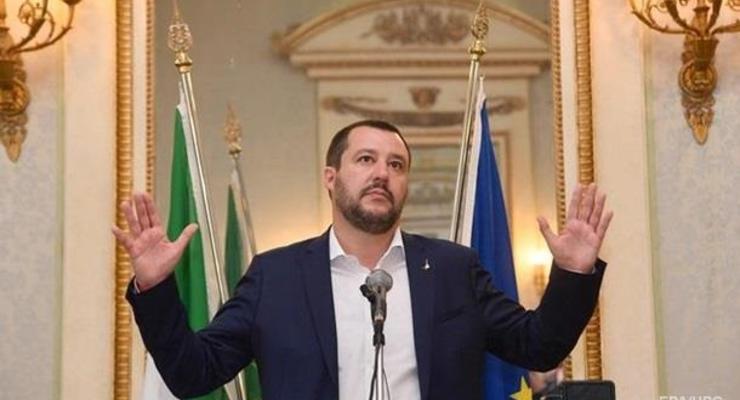 В Италии посоветовал вице-президенту Еврокомиссии "извиниться и заткнуться"
