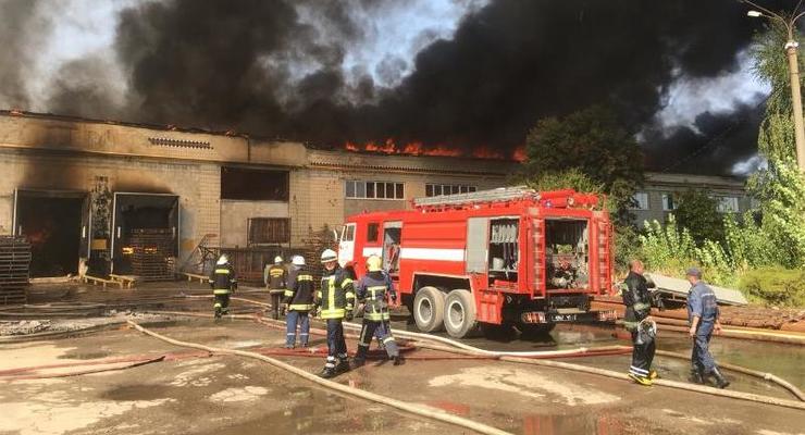 Пожар на комбинате в Житомире локализовали