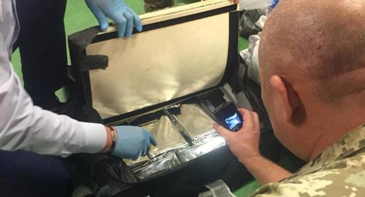 В аэропорту Борисполь обнаружили чемодан с 5 килограммами кокаина
