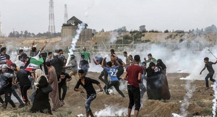 На границе сектора Газа погиб палестинец, десятки ранены
