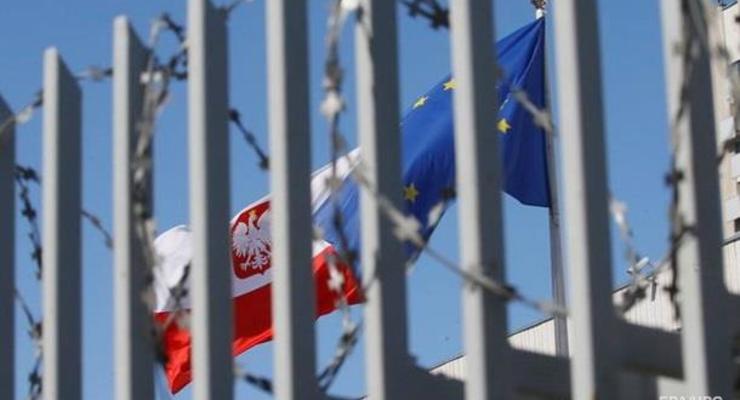 Еврокомиссия подала в суд на Польшу