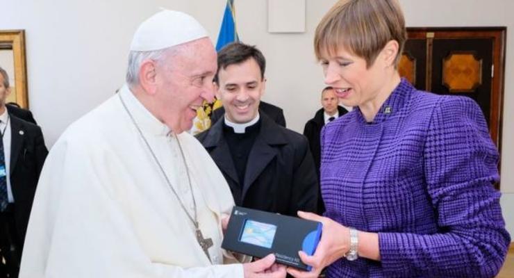 Папа Франциск стал электронным резидентом Эстонии