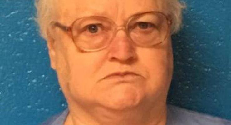 Американка месяцами держала дома труп 93-летней матери: следила за разложением