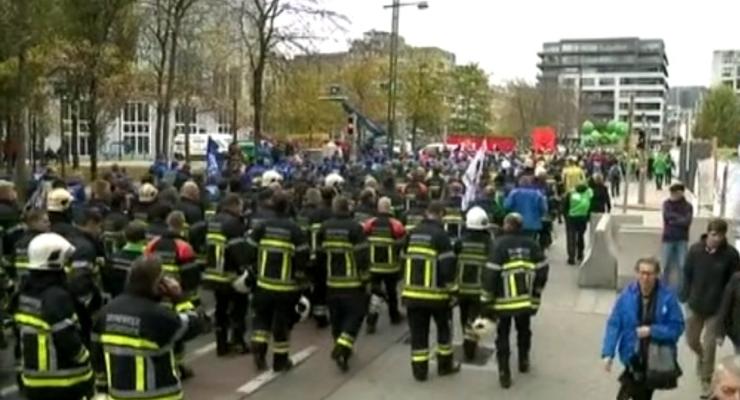 В Брюсселе тысячи членов профсоюзов вышли на демонстрации