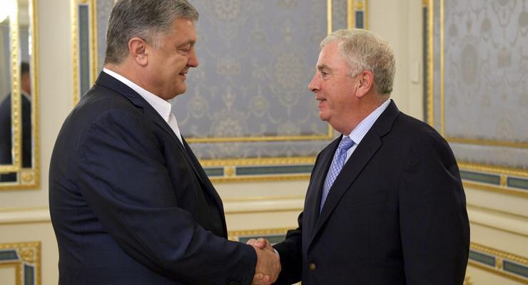Порошенко обсудил с генералом США усиление помощи ВСУ