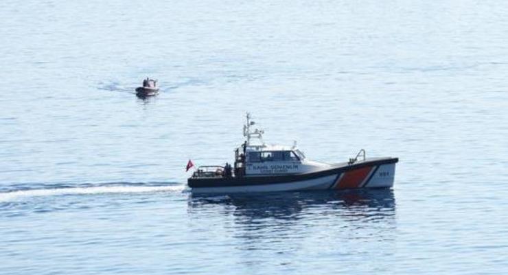 Вблизи Турции затонуло судно с нелегалами, есть погибшие