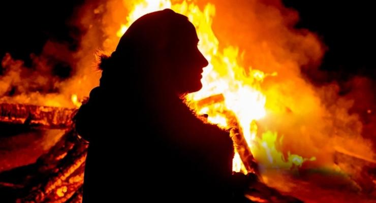 На Закарпатье старушка устроила самосожжение на огороде