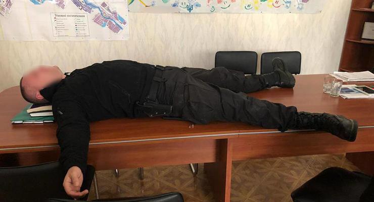 Экс-комбата Харьков-1 поймали на взятке в 200 тыс. гривен